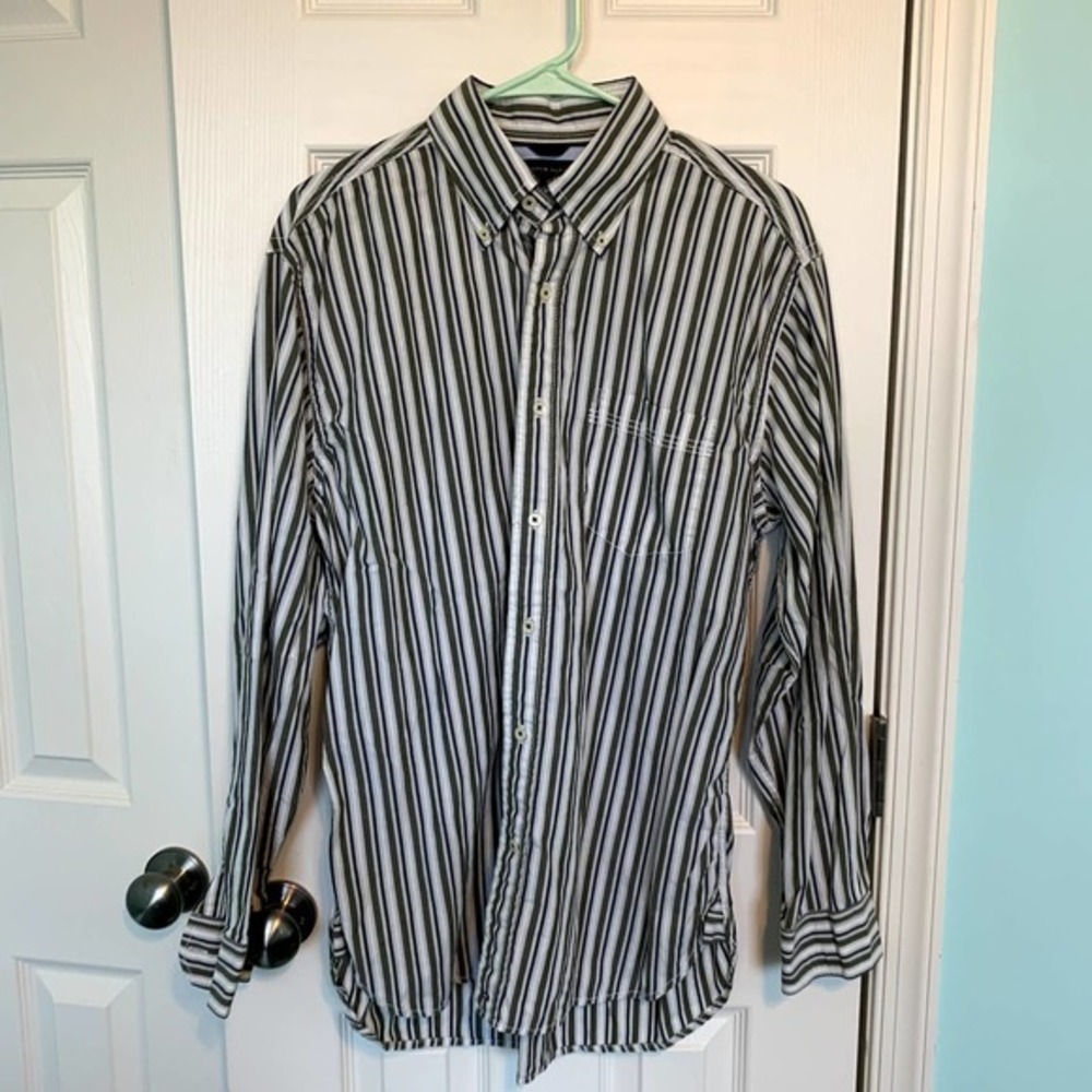 Tommy Hilfiger Men's Size Medium Green Stripe Button Front‎ Shirt